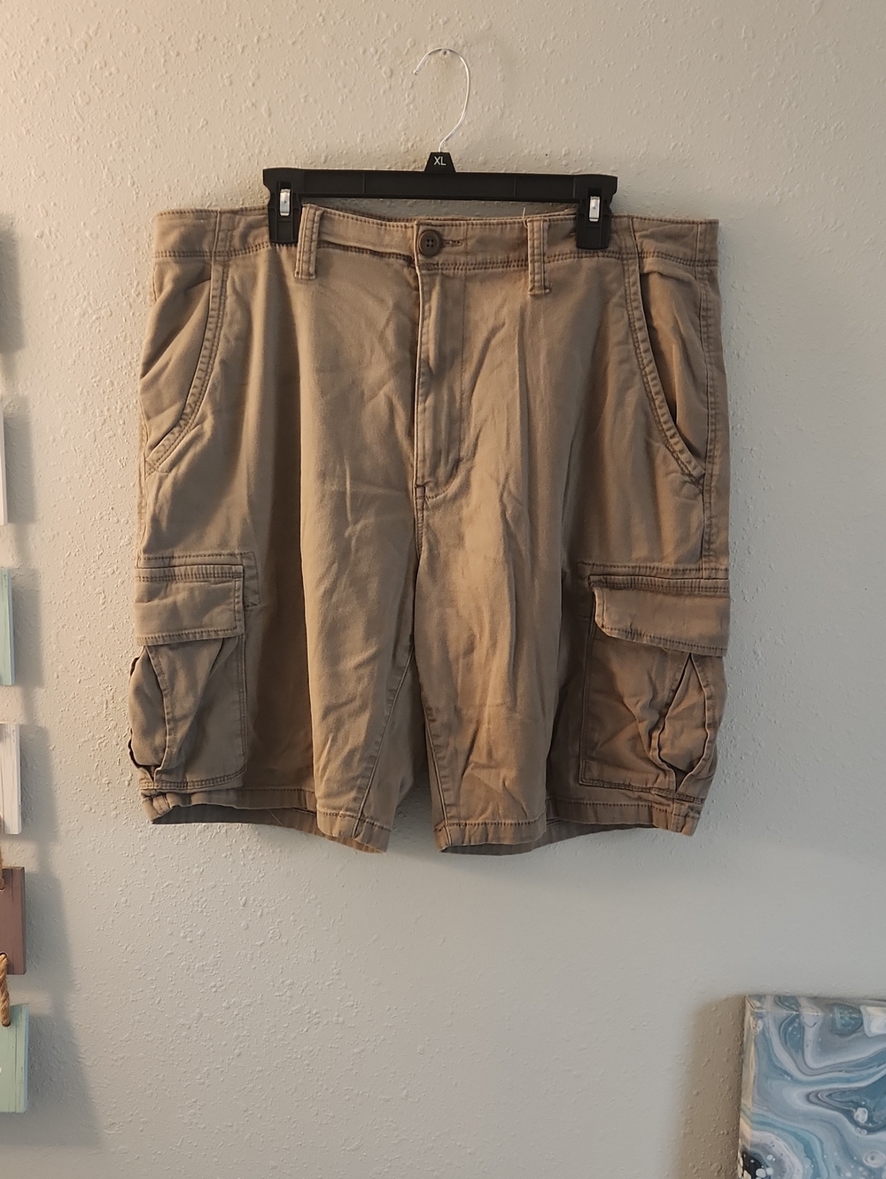 Arizona Jean Company Men's Cargo Shorts in Khaki Tan